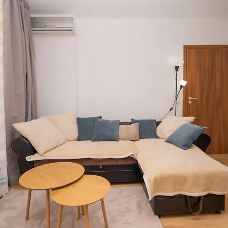 Daire Spacious 2bd - Walk To Center And Free Parking By Flat Mаnager