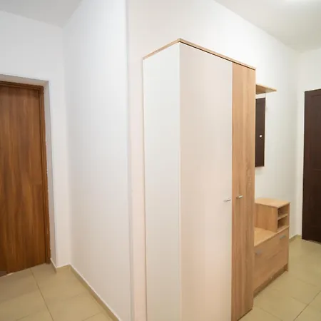 Spacious 2bd - Walk To Center And Free Parking By Flat Mаnager Apartment Burgas