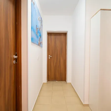 Spacious 2bd - Walk To Center And Free Parking By Flat Mаnager Appartamento Burgas