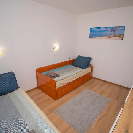 Spacious 2bd - Walk To Center And Free Parking By Flat Mаnager Apartment