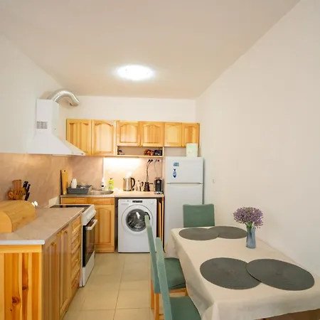 Apartment Spacious 2bd - Walk To Center And Free Parking By Flat Mаnager