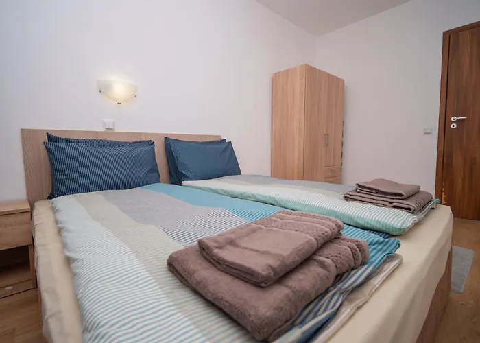 Lägenhet Spacious 2bd - Walk To Center And Free Parking By Flat Mаnager *