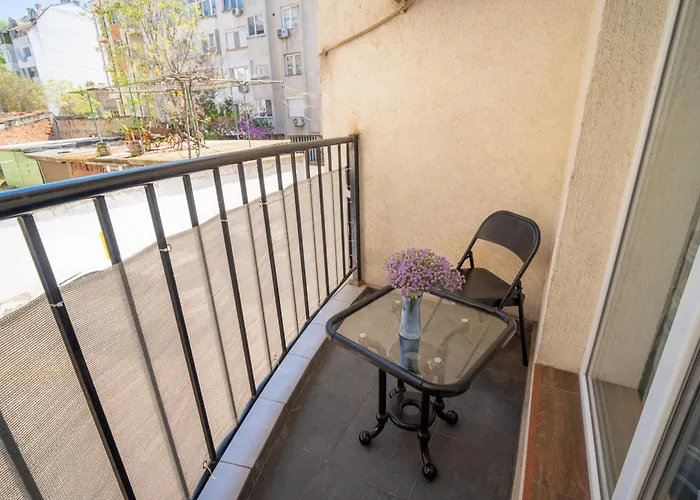 Daire Spacious 2bd - Walk To Center And Free Parking By Flat Mаnager Burgaz