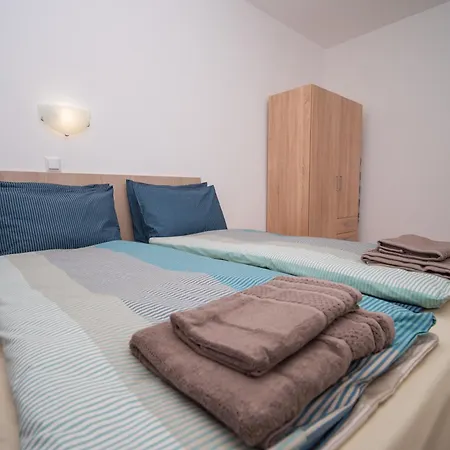 Daire Spacious 2bd - Walk To Center And Free Parking By Flat Mаnager *