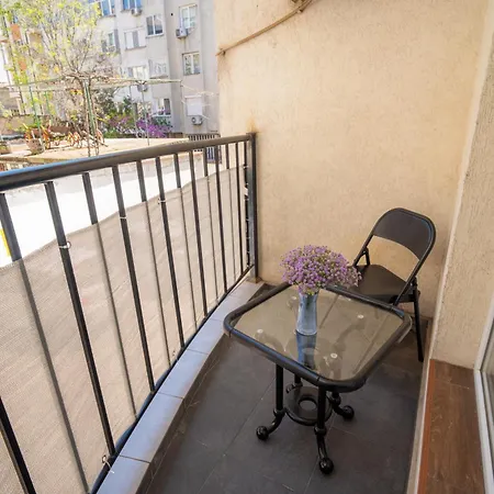 Daire Spacious 2bd - Walk To Center And Free Parking By Flat Mаnager Burgaz