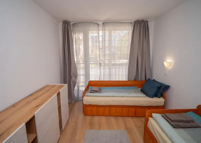 Spacious 2bd - Walk To Center And Free Parking By Flat Mаnager